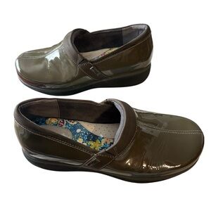 The Softwalk Grey's Anatomy Professional Footwear Shoes Green